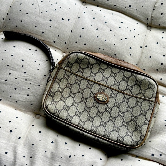 Authentic Vintage Gucci Plus Clutch - Picture 1 of 9